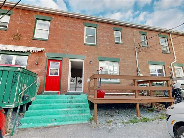 235 Gilbert St, Saint John, NB E2K 4E4