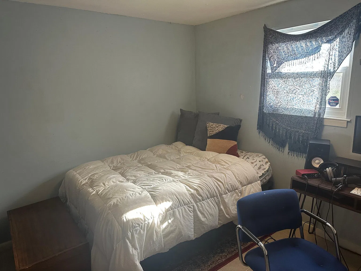 4 bed, 2100 sqft, $800 — Photo 2