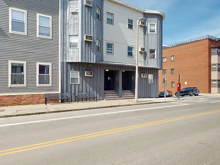 298 Meridian St #5 — Photo 15