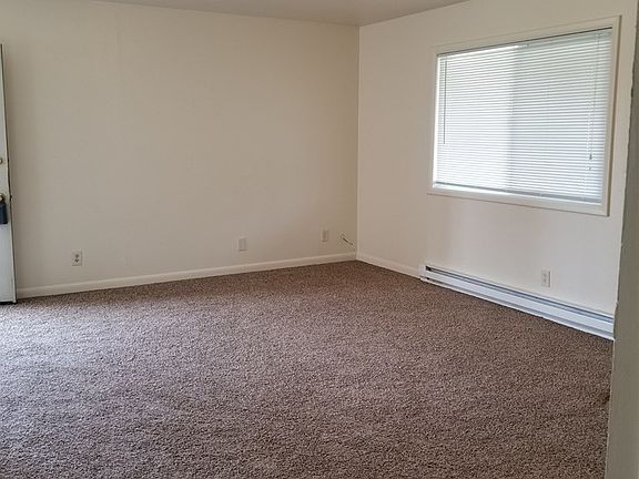 4th image of 434 Meppen Dr