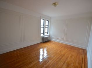 6901 62nd St #D7, Ridgewood, NY 11385