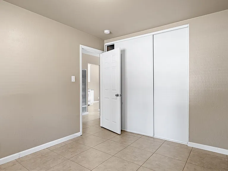 10498 Mills Tower Dr — Photo 12