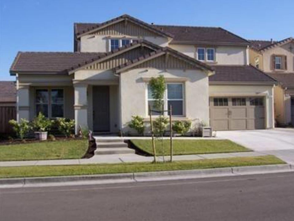 1st image of 994 Dry Creek Pl