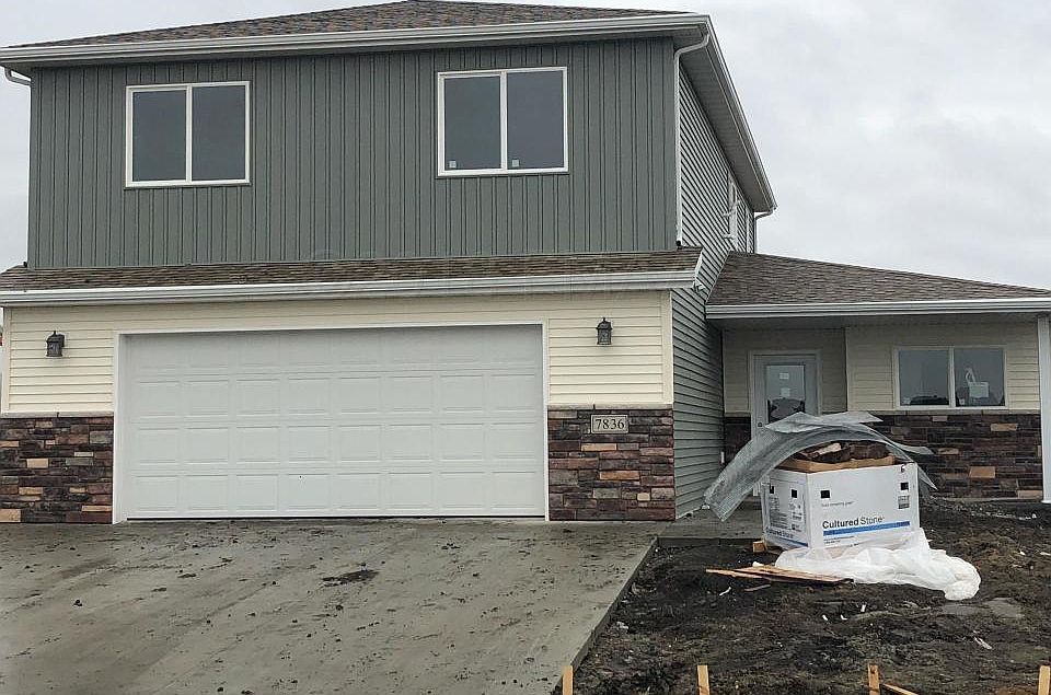 2nd image of 7836 Wild Rose Way