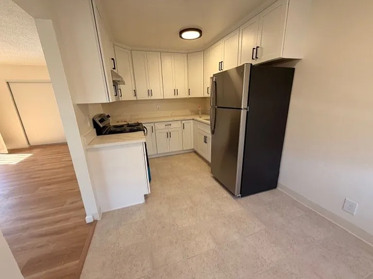 Dixon Townhouse — Photo 25