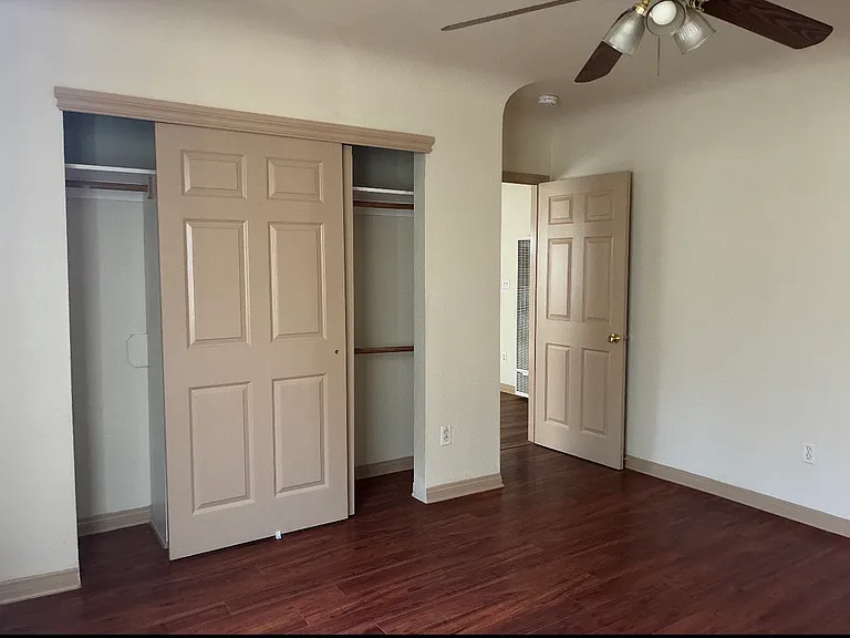 4264 S Menlo Ave — Photo 10