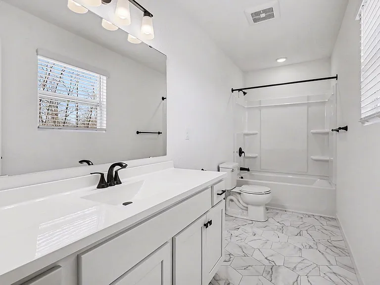 1639 Reagan Dr — Photo 15