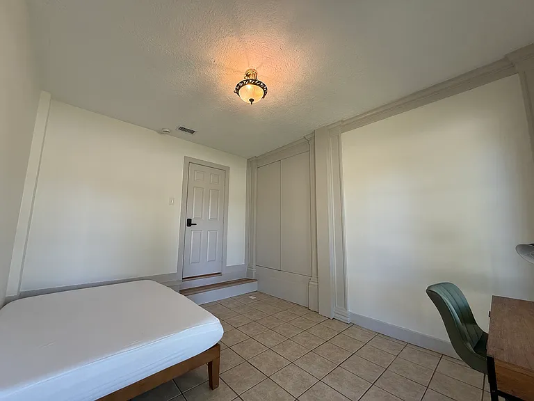 1002 S Glenwood Blvd — Photo 29