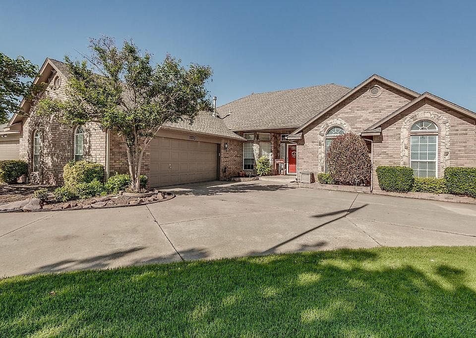 1st image of 2025 Chestnut Cir NW