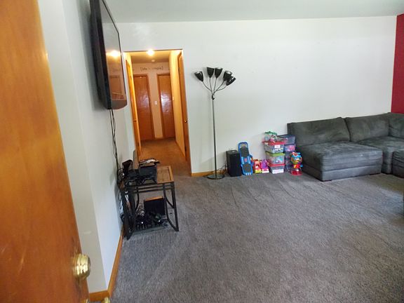 3rd image of 2631 Zesiger Ave