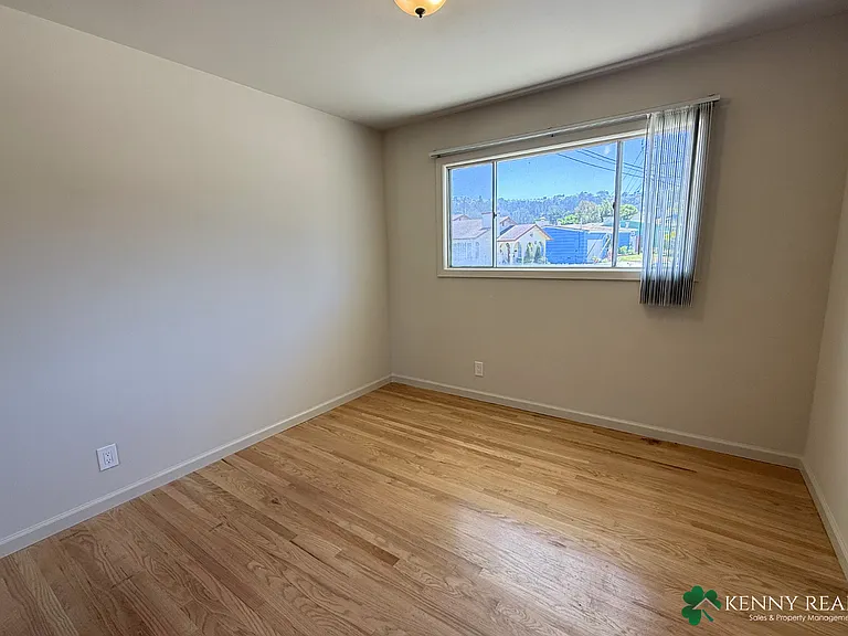134 Hilton Ave — Photo 10