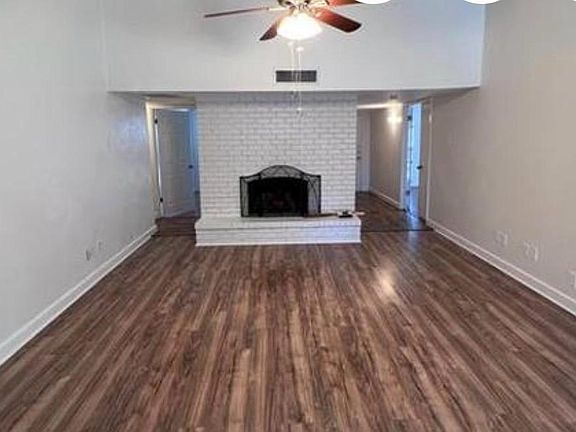 3rd image of 4422 Galaxie Dr