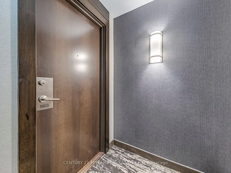 125 Village Green Sq #3803 — Photo 3