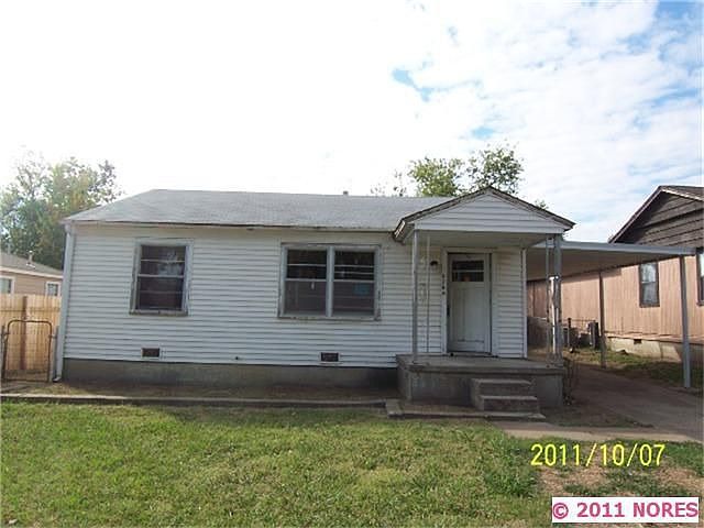 1st image of 3206 E Woodrow St