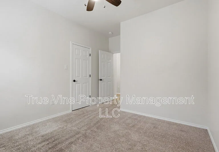 114 Katy Way — Photo 32
