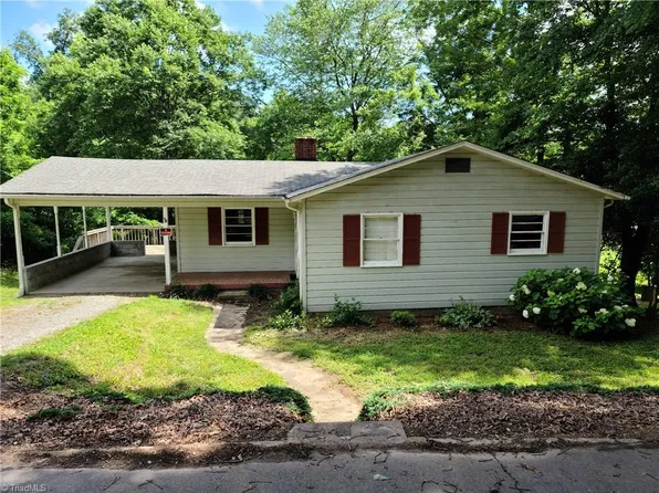 220 Old St, Jonesville, NC 28642
