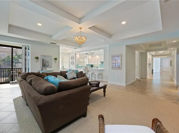 545 Avellino Isles CIR #202, NAPLES, FL 34119