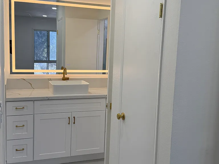 10331 Lindley Ave #209 — Photo 16