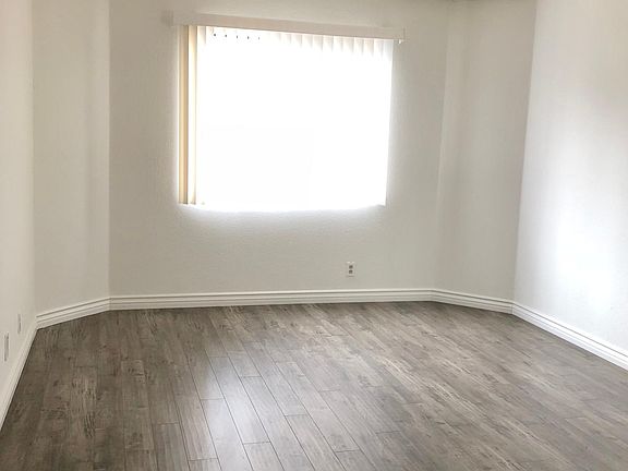5th image of 430 N Lincoln Ave APT D