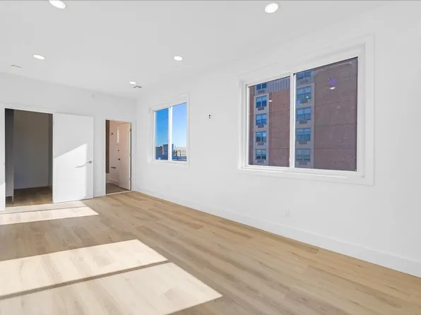 135 44th Street image 14 of 39