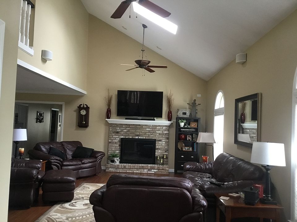 Vaulted ceiling Family Room