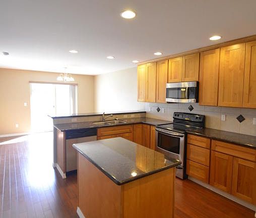 4th image of 310 West Riverview #B