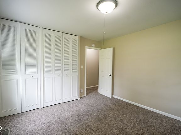 5th image of 710 Brooks Dr