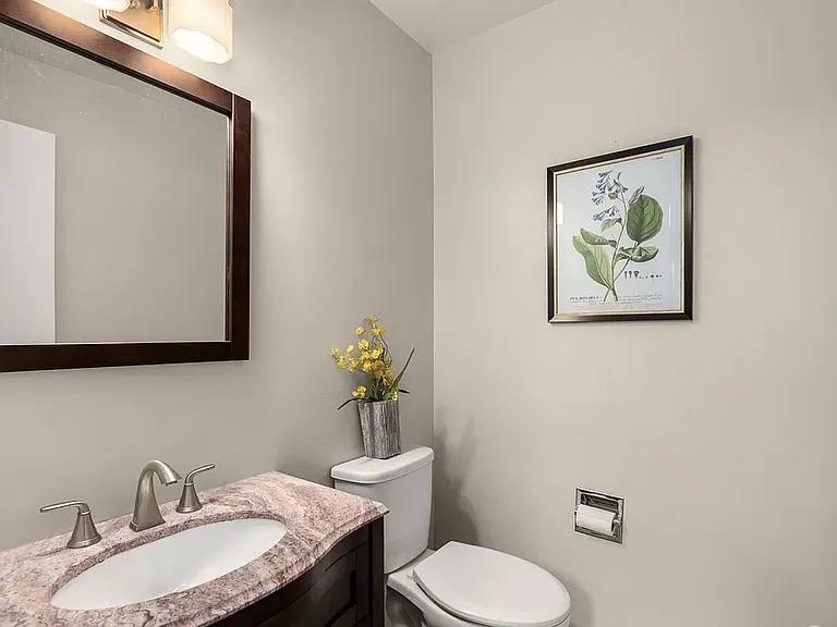 12210 SE 60th St #11 — Photo 11
