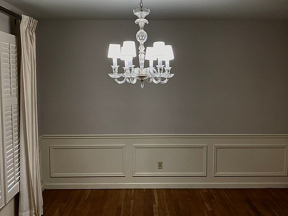 5th image of 445 Foxbrook Dr