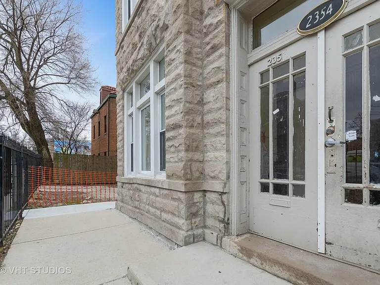 2354 S Albany Ave #1-F — Photo 11