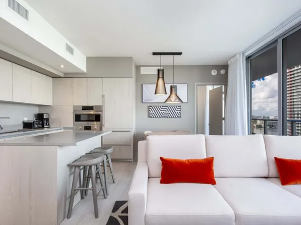 (undisclosed Address), Hollywood, FL 33019