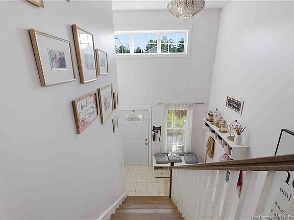 3rd image of 48 Weavers Way