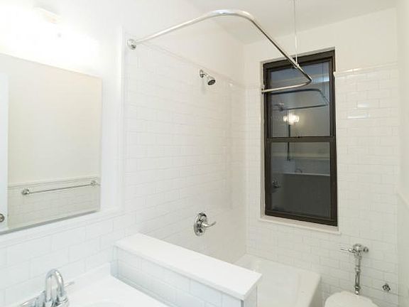 2nd image of 2710 Newtown Ave #4G