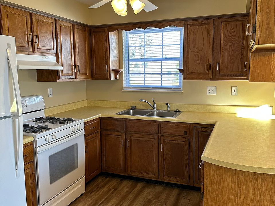 1st image of 5928 N Old Orchard Dr
