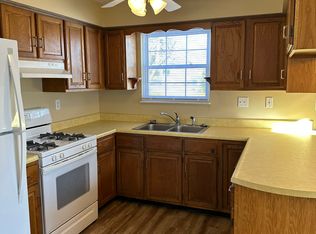5928 N Old Orchard Dr, Peoria, IL 61614