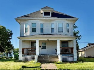 221 W 7th St, Maryville, MO 64468