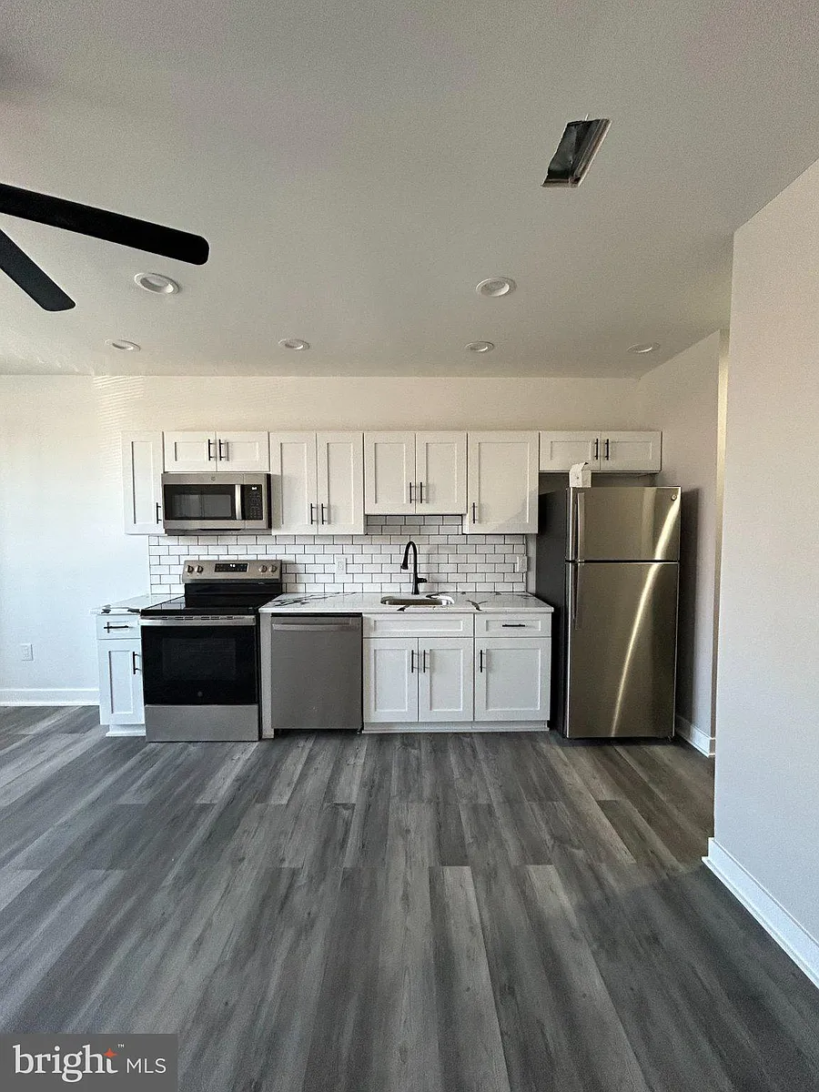 Building Photo - 1313 N 52nd St #2
