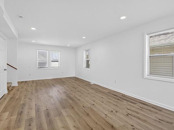 5th image of 1321 Terrace AVENUE