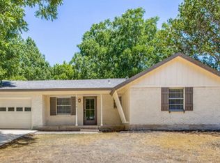 2624 Woodlawn Dr, Ennis, TX 75119