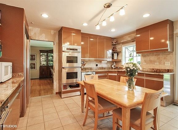 4th image of 6707 N Keeler Ave