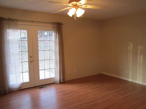 3rd image of 167 Northaven Dr