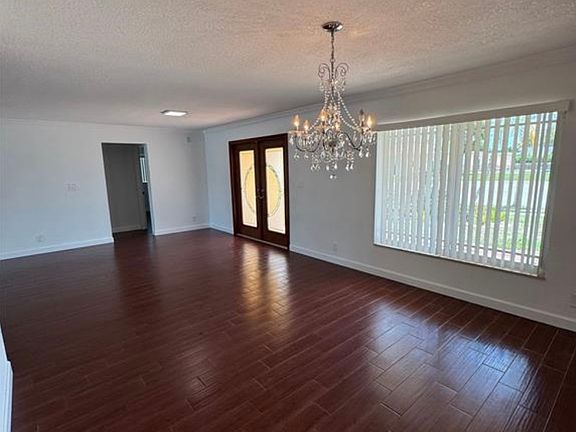 5th image of 16746 Waters Edge Dr