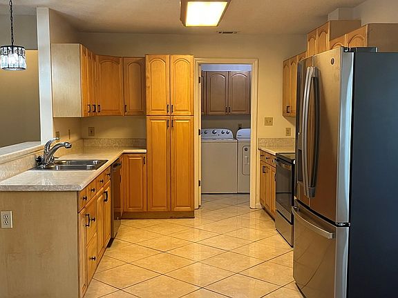 3rd image of 3891 Camellia Dr