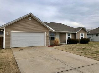 763 W Apache St, Republic, MO 65738