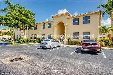 3 bed, 2.0 bath, 1045 sqft, $1,995 — Photo 4