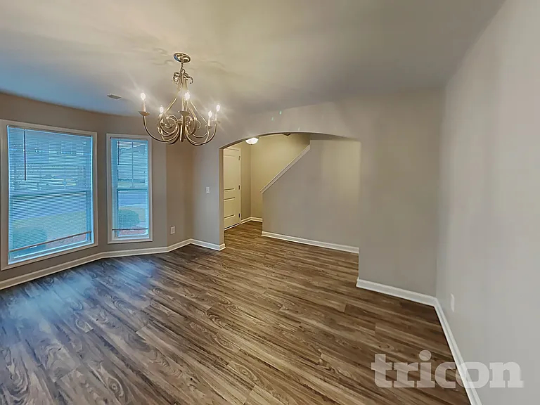 919 Dovefield Ln — Photo 5