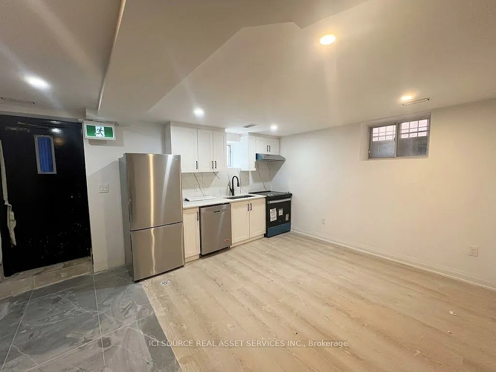 3 bed, $3,299 — Photo 3