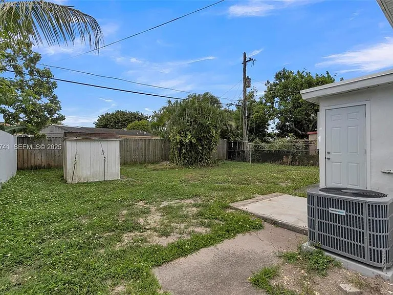 6340 Dawson St — Photo 27