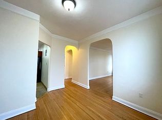 30-24 38th St #1F, Astoria, NY 11103
