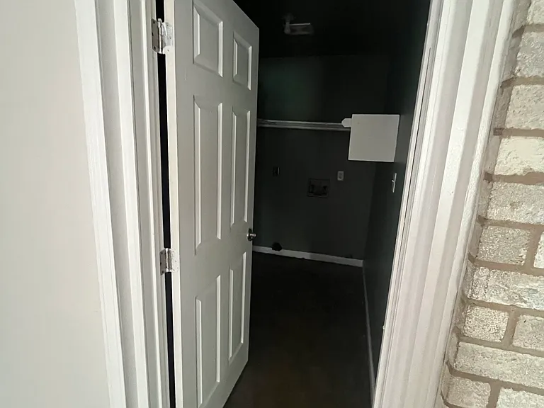 606 Guadalimar St — Photo 7